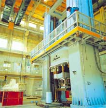 Structure laboratory, 1000t capacity testing machine